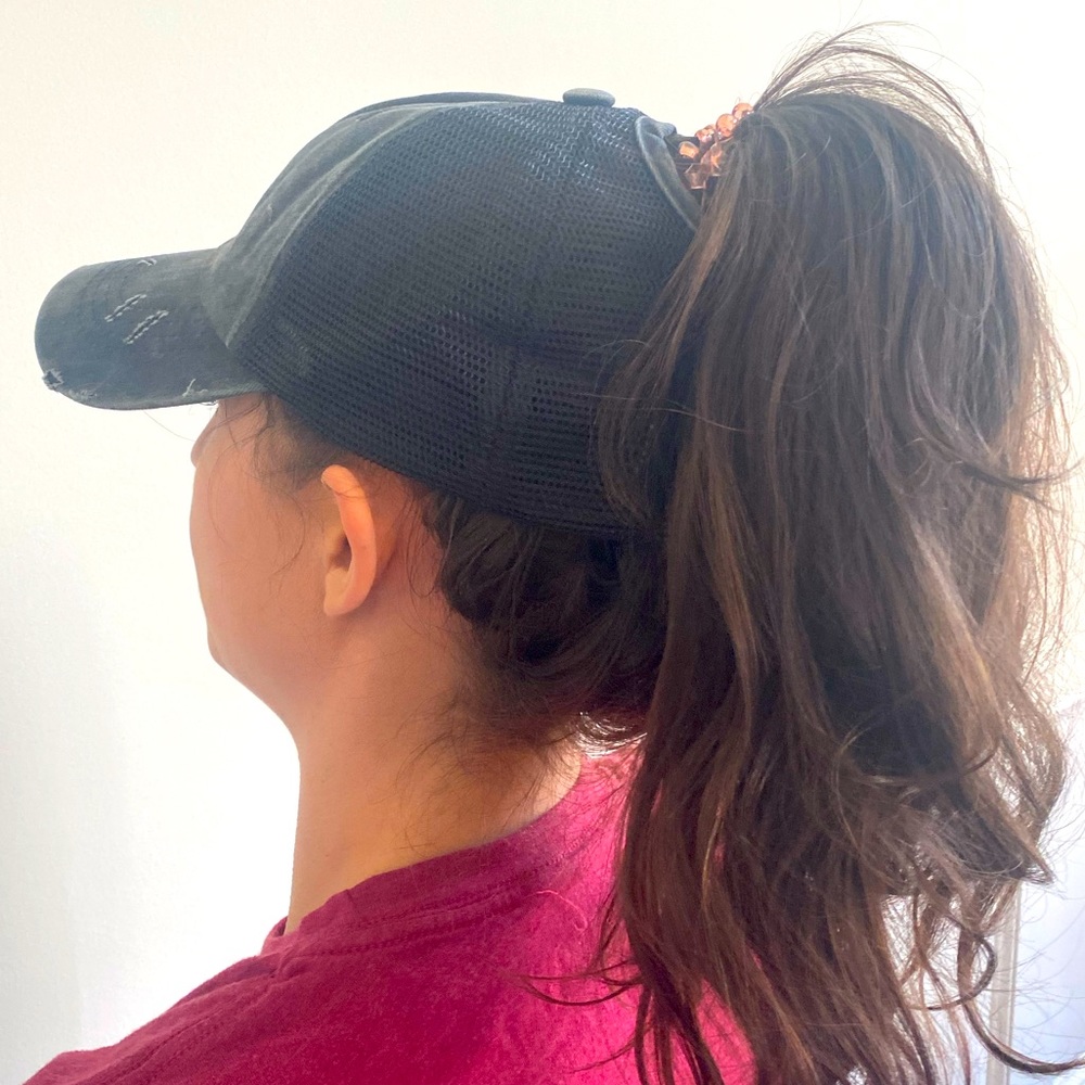 PONY TAIL HAT